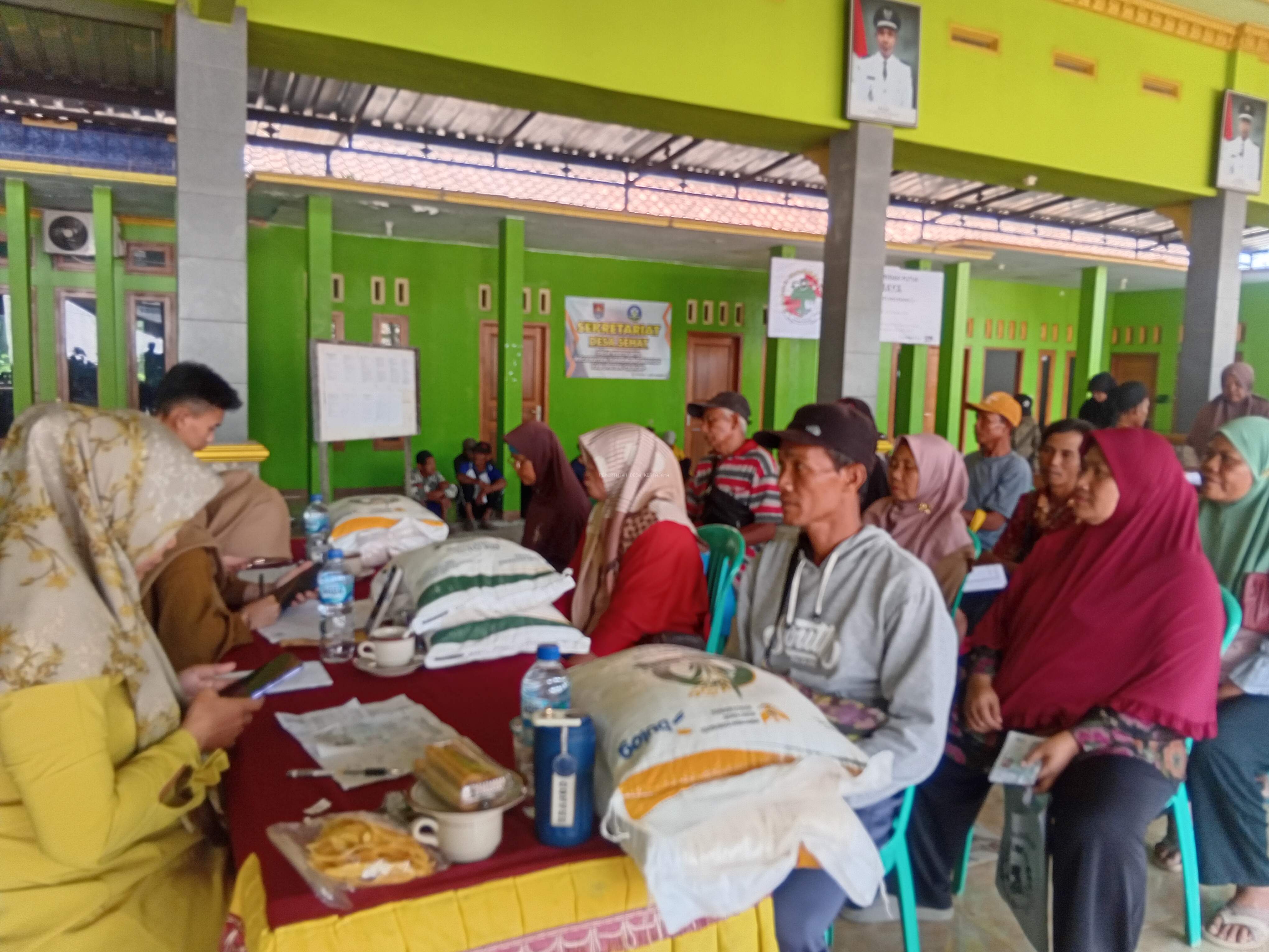 PENYALURAN BANTUAN PANGAN